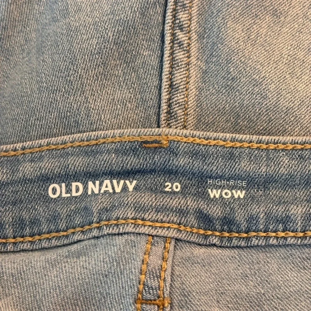 Old Navy WOW High Rise Lightwash Denim Shorts‎ size 20 Roll Hem Stretch Comfort